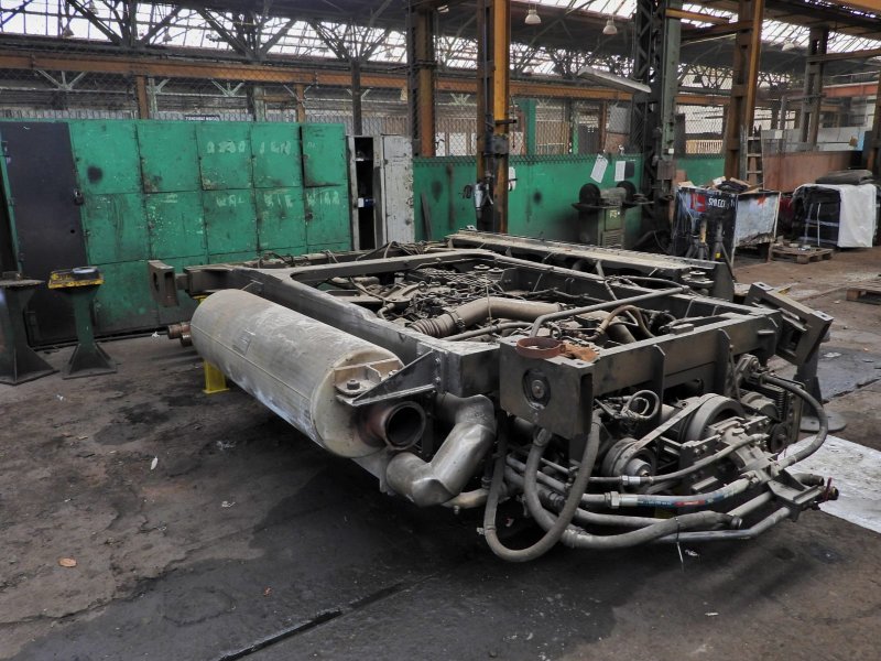 Een gedemonteerde tractiemotor. (Foto: Adam Kupniewski / Kurier Kolejowy)