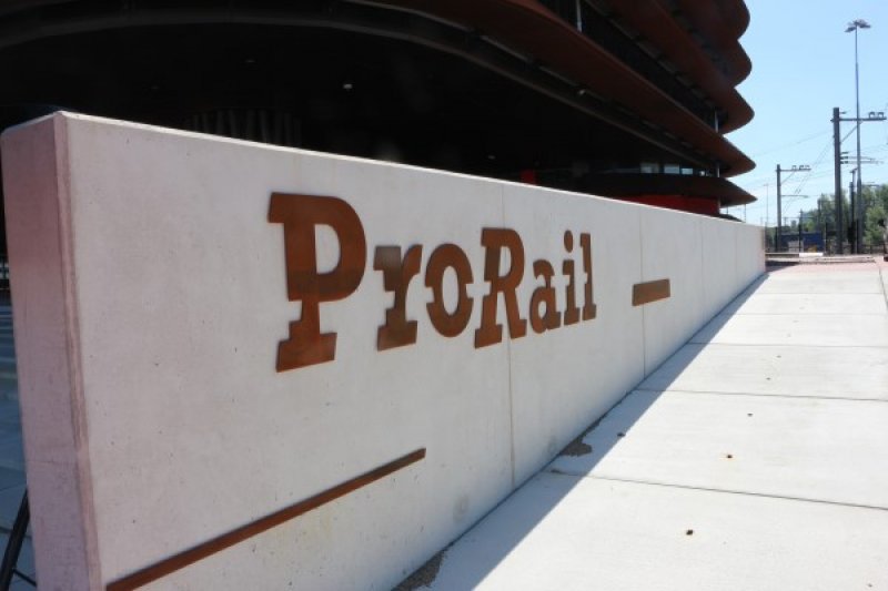 ProRail waarschuwt dat de spoorvernieuwing stil dreigt te vallen door geldtekort. (Foto: Treinenweb/Clayweb)