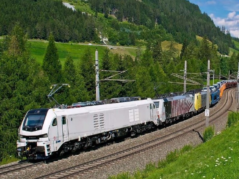 De EuroDual wordt door ELP verhuurd aan vervoersbedrijven. (Foto: ELP)