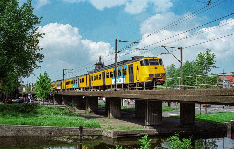 De SGM in zijn vroegere jaren in het geel. (Rechten: Albert Koch)