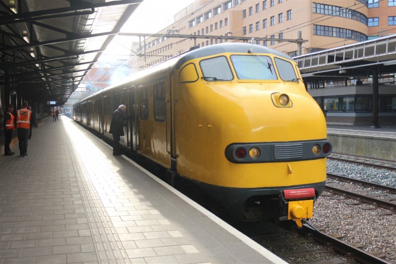 De Plan U 151 staat klaar in Amersfoort Centraal.