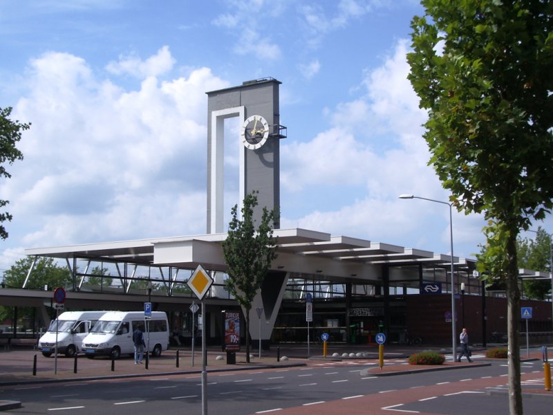 Station Almelo valt ook onder de stations die veiliger moeten worden. (Foto: T. Houdijk)