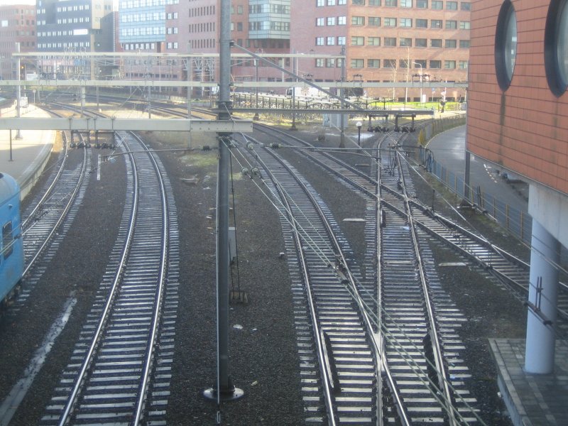 De aftakking op station Amersfoort Centraal naar de ponlijn (rechts). (Foto: Leen Kievit)