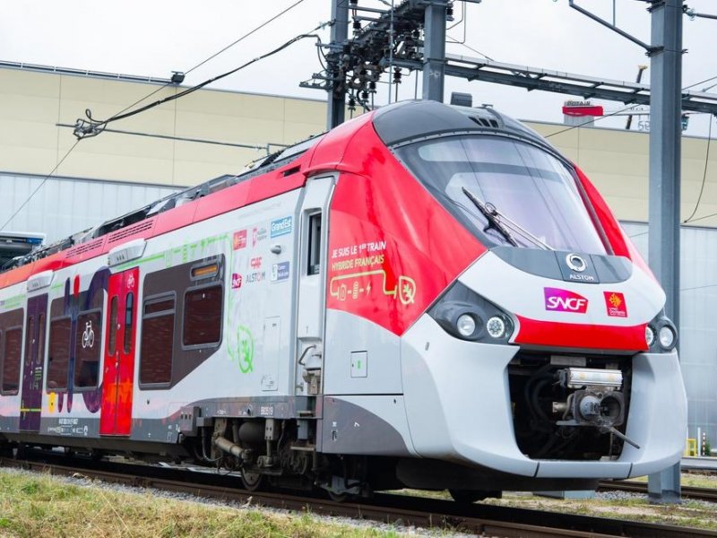 Succesvolle testen voor eerste hybride regionale R�giolis-trein in Frankrijk. (Foto: Emmanuel Grimault)