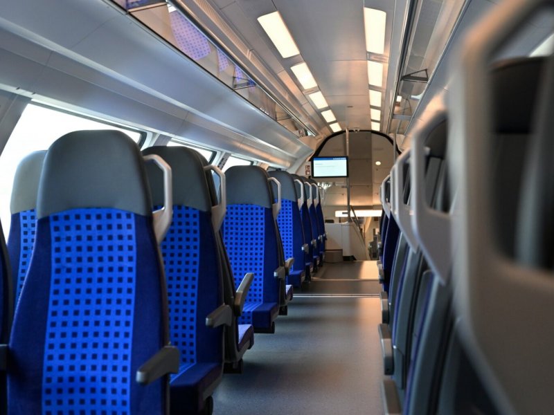 Het interieur van de nieuwe Siemens Desiro HC voor in Bereien en Th�ringen. (Foto: Siemens AG)