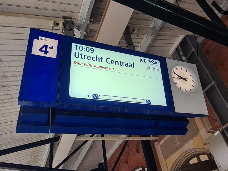 De rit werd opmerkelijk genoeg als ICE aangekondigd. (Foto: Treinenweb)