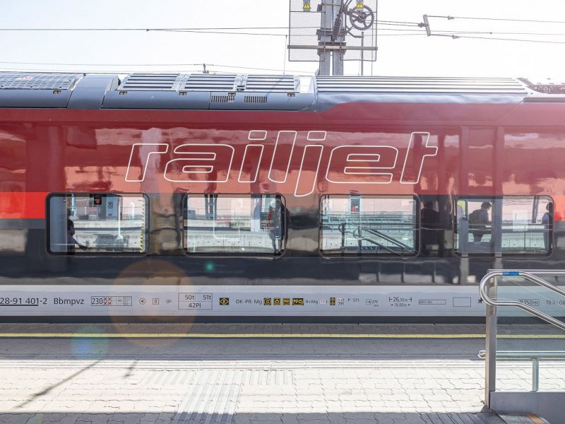 Het uiterlijk lijkt erg op die van de Nightjet, met het verschil dat deze trein enkel overdag rijdt. (Foto: Siemens Mobility / �BB)