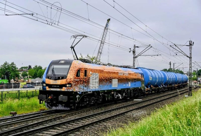 De 316 die voorzien is van de tekst Grain Speed met een lading graan als livrei. (Rechten: Kevin Trumpie)