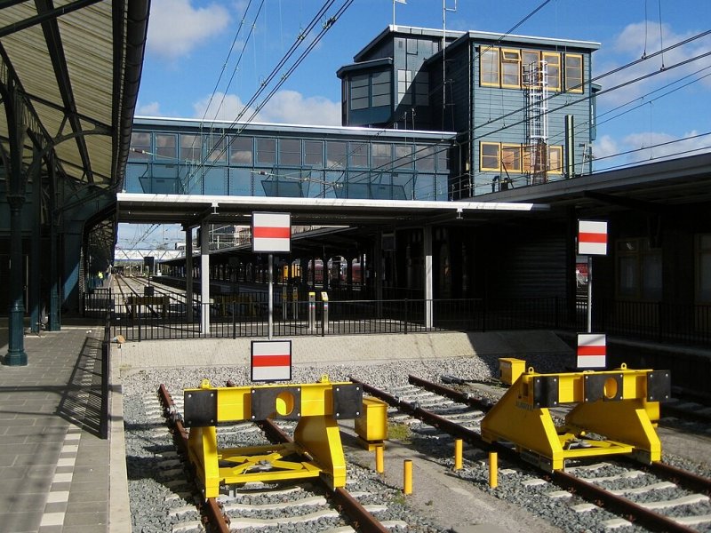 ProRail is gestart met herstel van de spoorverzakking tussen Groningen en station Europapark. (Foto: Wutsje)