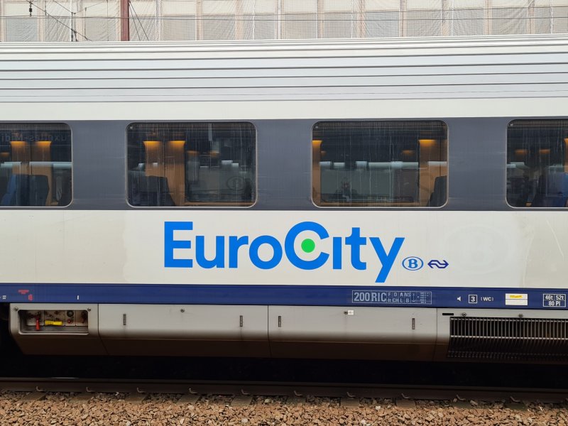 De Eurocity heeft binnen Belgi� een eigen logo gekregen. (Foto: Treinenweb)