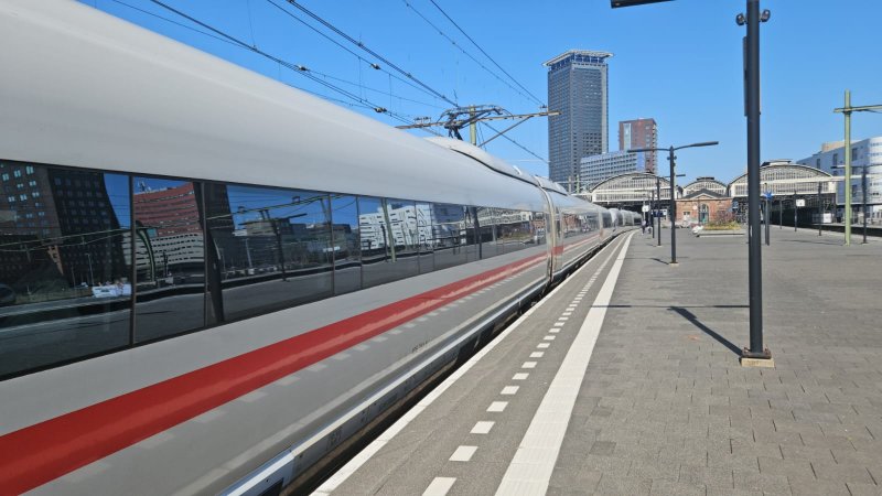 De haltering van de trein op station Den Haag HS. Het is lang geleden dat er hier een ICE3m stopte. (Rechten: Ricardo Odogasso)