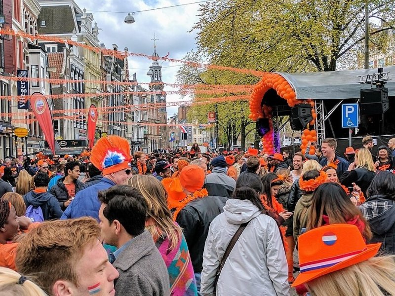 NS en Arriva zetten extra treinen in om feestgangers te vervoeren. (Foto: Shoulderbeach/CC)