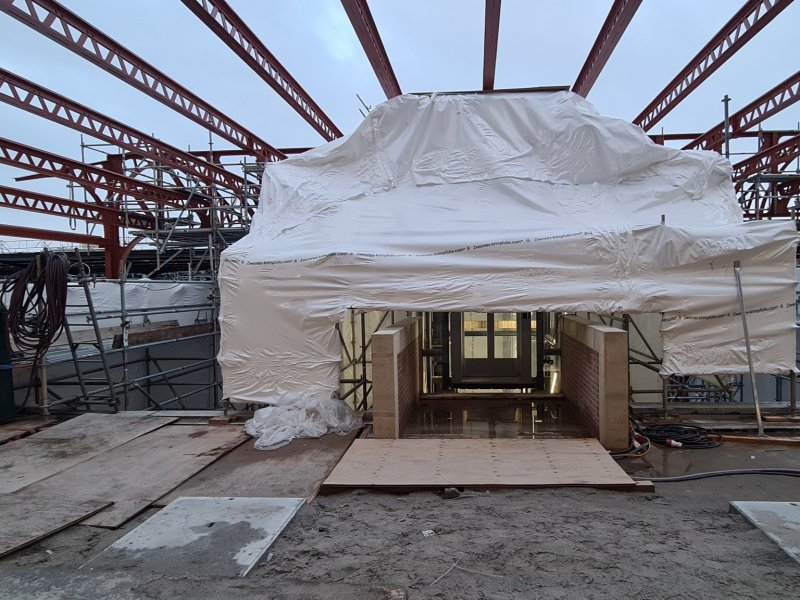 De toegang tot de nieuwe reizigerspassage die over enkele maanden in gebruik wordt genomen. (Foto: Treinenweb/Clayweb)