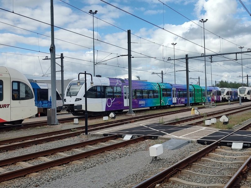 Het RRReis-treinstel op de opstelsporen bij de werkplaats, (Foto: Dave Bronkhost)