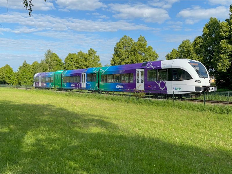 De trein komt hier binnen op Doetinchem de Huet. (Foto: Bram Stienissen)