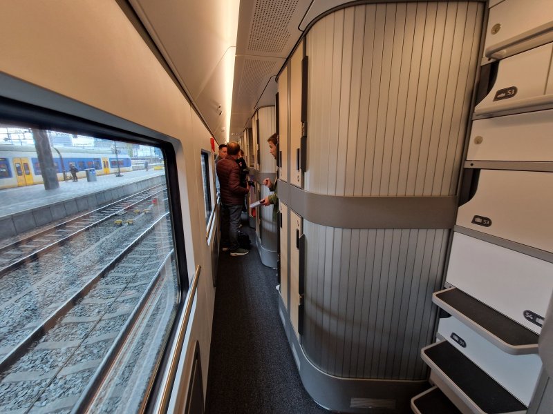 De mini-cabine is de goedkoopste accomodatie. Hier kan je met alle privacy in alle rust vertoeven. (Rechten: Treinenweb/Clayweb)