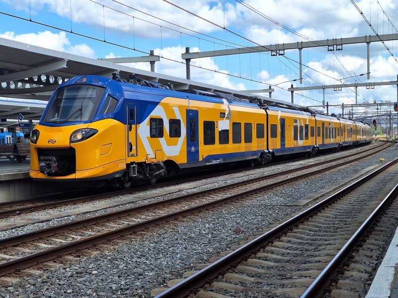 De aankomst van de trein in Zwolle, om vervolgens richting Swifterbant te rijden. (Foto: Mark Broekhans)