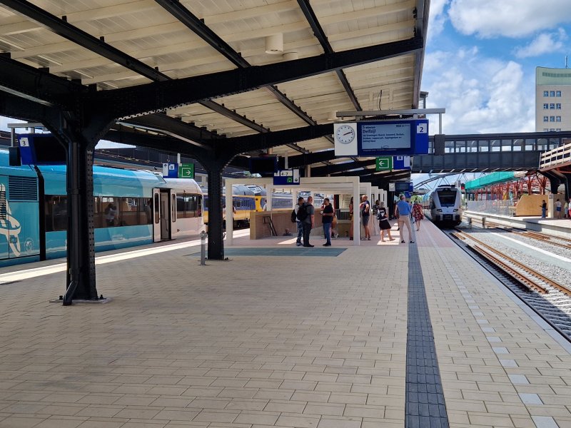 Voor Arriva zijn er nu drie doorgaande sporen zonder bovenleiding. (Foto: Clayweb / Treinenweb)
