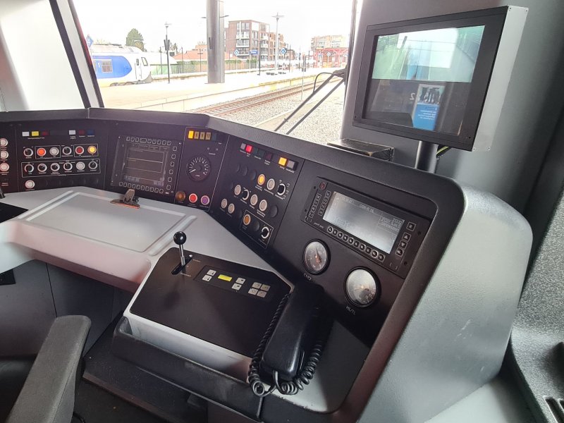 Een trein (Protos) die voorzien is van het GSM-R systeem. (Foto: Treinenweb/Clayweb)