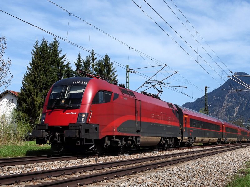Een archieffoto van een Oostenrijkse hogesnelheidstrein. (Foto: Peters G.)