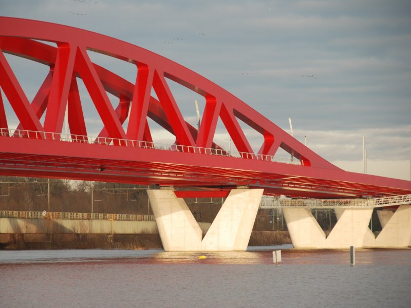 Er rijden weer Sprinters over de Hanzeboog nadat er eerder dan verwacht toch een reparateur gevonden is. (Foto: Henk Monster)