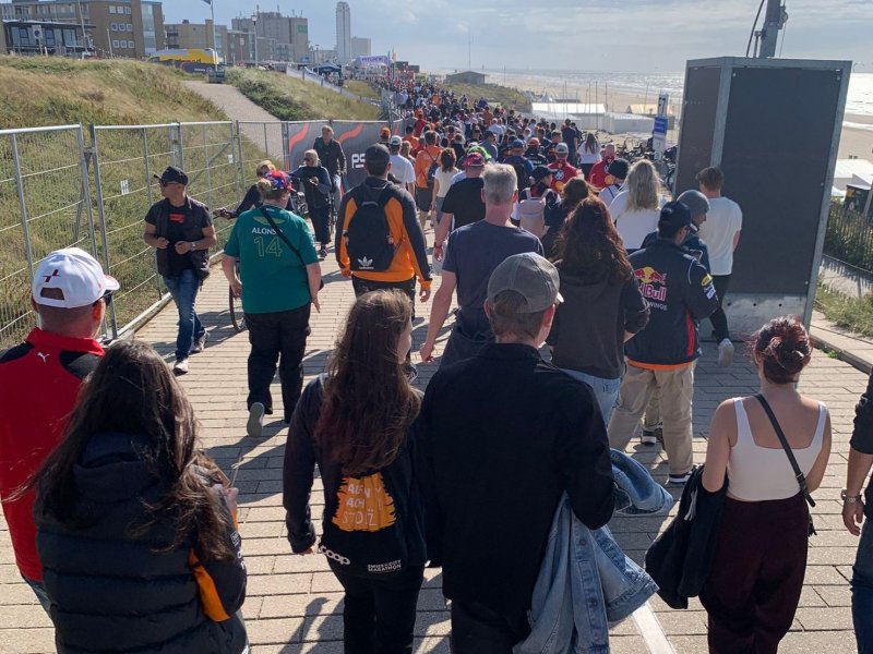 NS heeft tijdens de racedagen 140.000 mensen vervoerd. (Foto: R. Claij)