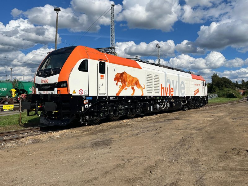 De honderdste EuroDual locomotief is voor ELP die hem leaset voor HVLE. 