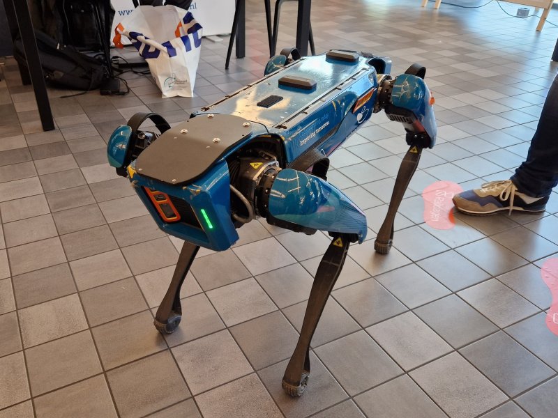 En ook robothond SPOT vertoonde zijn kunsten. (Foto: Clayweb / Treinenweb)