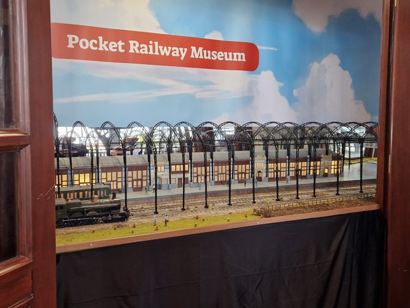 De diorama is op het perron 3-6 te zien. (Foto: Clayweb / Treinenweb)