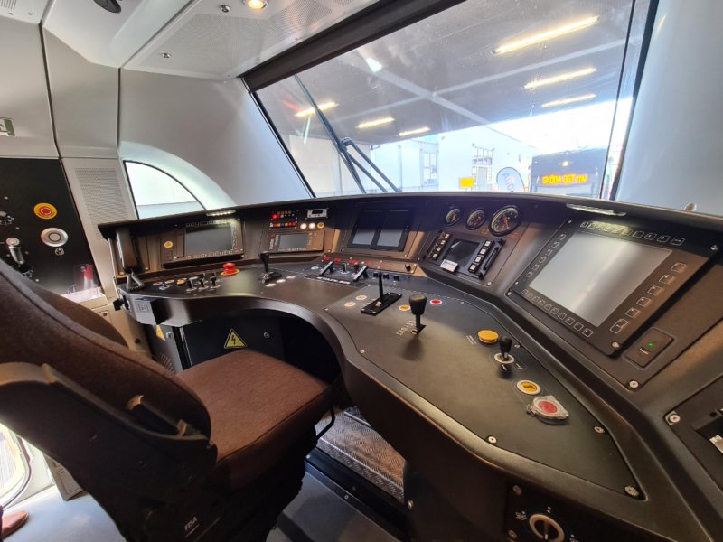 De cabine van de Euro 9000 is van alle gemakken voorzien. (Rechten: Treinenweb.nl)