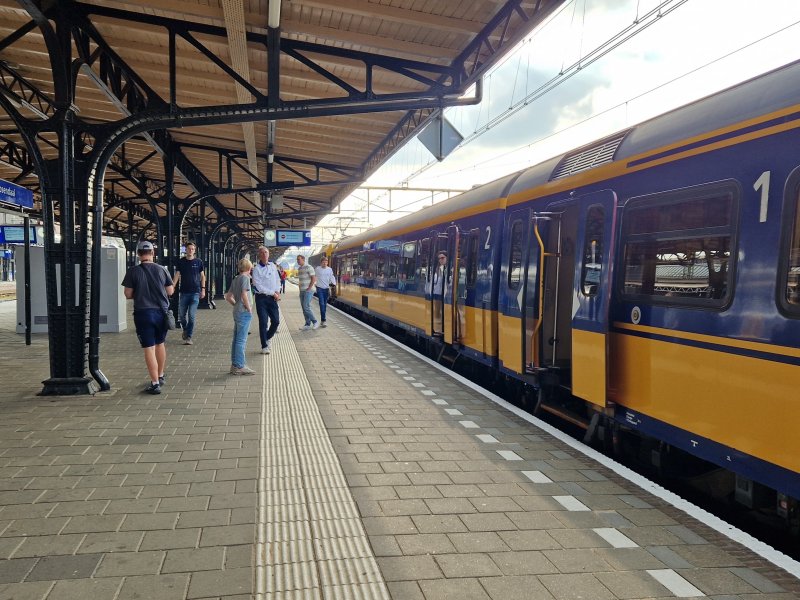 De ICR-rijtuigen waren een bekende verschijning op het spoor, en staan op de spoorwegmarkt te koop. (Foto: Clayweb / Treinenweb)