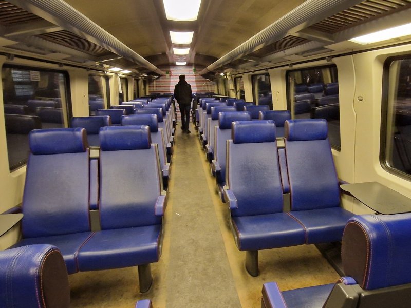 De tweede klasse coup� van de ICR-rijtuigen. (Foto: Clayweb / Treinenweb)