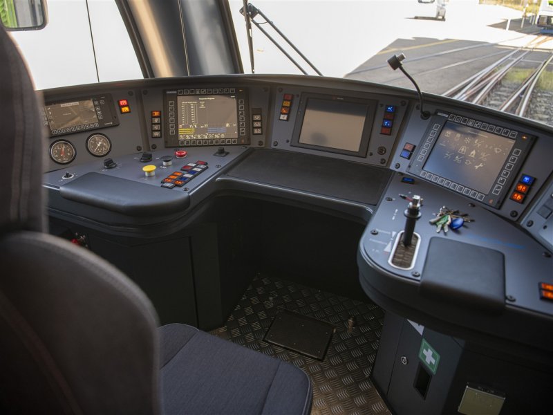 De cabine heeft veel weg van de Flirt-trein, ook al is het een totaal ander model. (Foto: Stadler Rail)