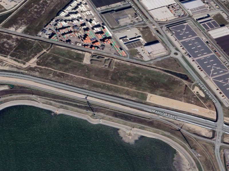De locatie waar het nieuwe opstelterrein op de Maasvlakte komt. 