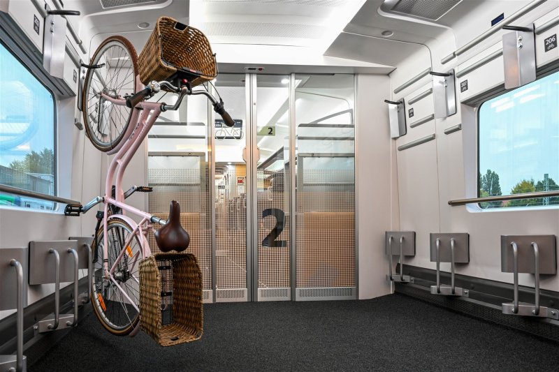 Ook kunnen er fietsen worden meegenomen in de trein. (Rechten: Deutsche Bahn AG / Dirk Wittmann)