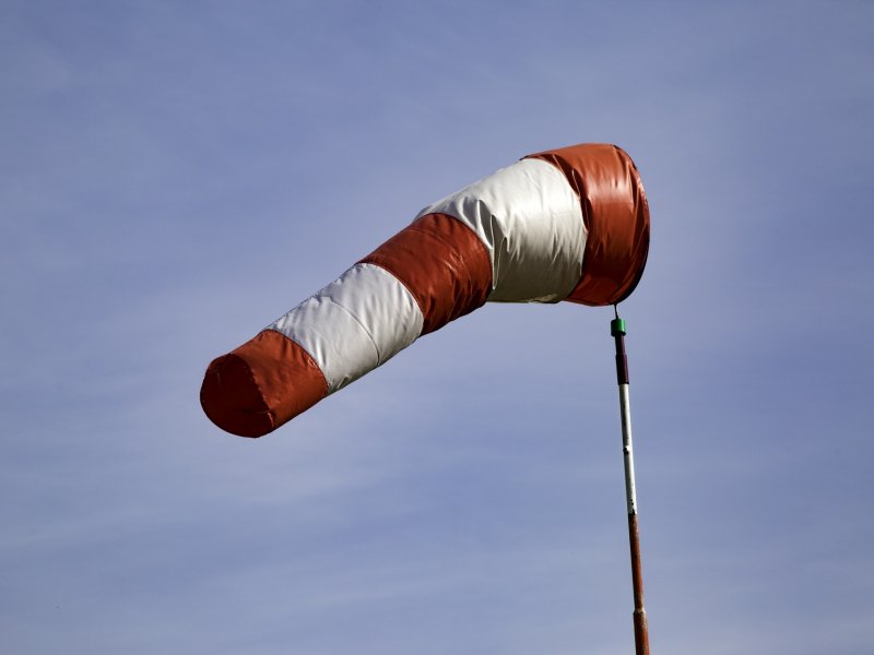 ProRail waarschuwt voor de aankomende storm. (Foto: George Hodan (CC))