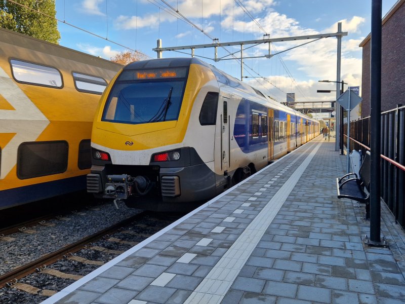 Het is een Sprinter-station waar voornamelijk de NS FLIRT-treinen stoppen. (Rechten: Clayweb / Treinenweb)