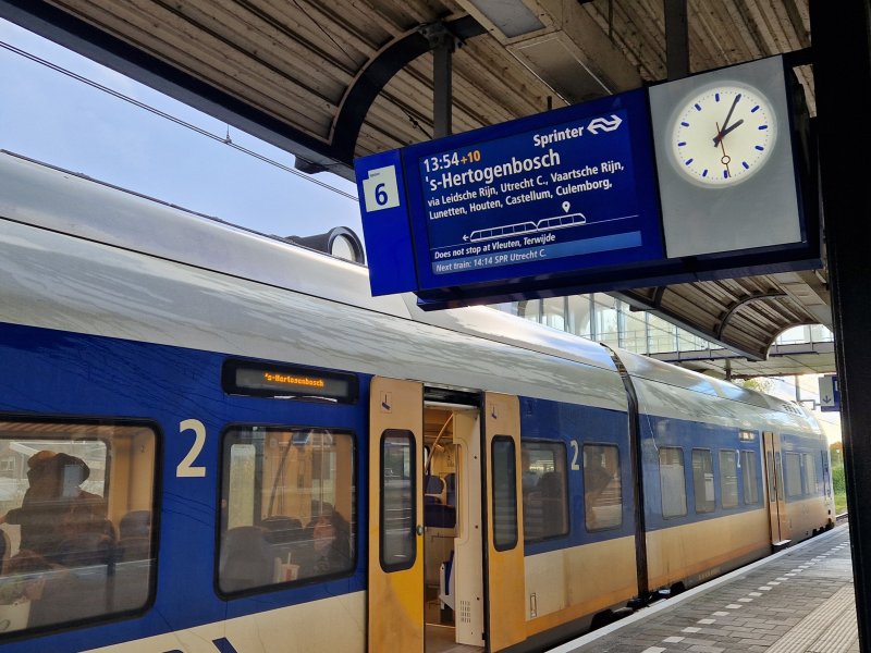 Vakbond FNV waarschuwt voor veiligheidsrisico's bij militair transport per trein (Foto: Clayweb / Treinenweb)