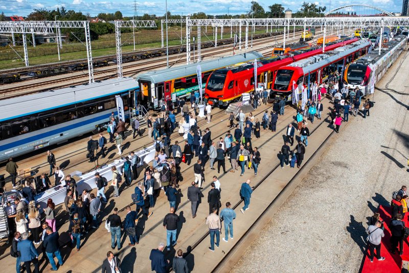 In totaal waren er tientallen treinen op het buitenterrein te vinden. (Rechten: L. Recki/ P. Swiderski, TRAKO)