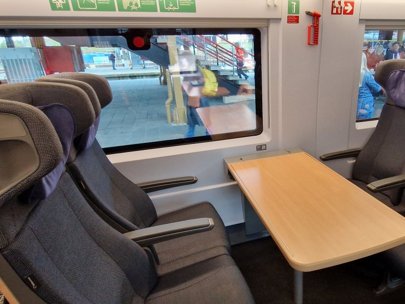 Het interieur van de ICE3neo is ook op de schop gegaan (vanaf treinstel 8016). (Foto: Clayweb / Treinenweb)