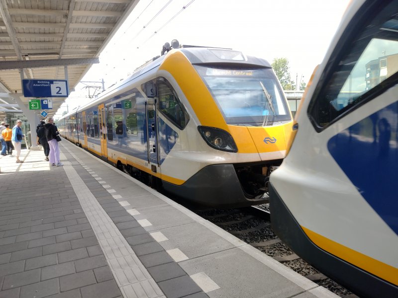 Twee Sprinters op station Harderwijk. Mogelijk gaan we later hier ook intercity's zien. (Foto: Sneeuwvlakte/CC)