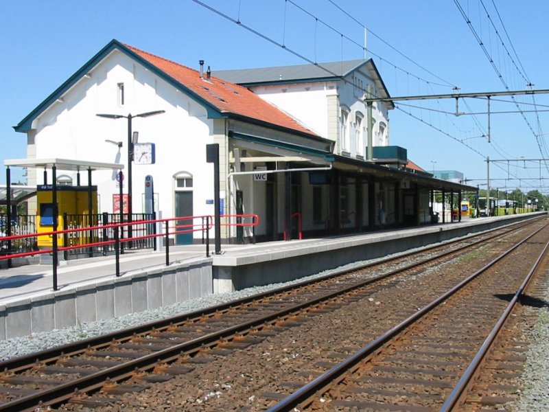 Het stationsgebouw van Nijkerk krijgt de komende maanden een opknapbeurt. (Foto: Hans de Kroon (Creative Commons))