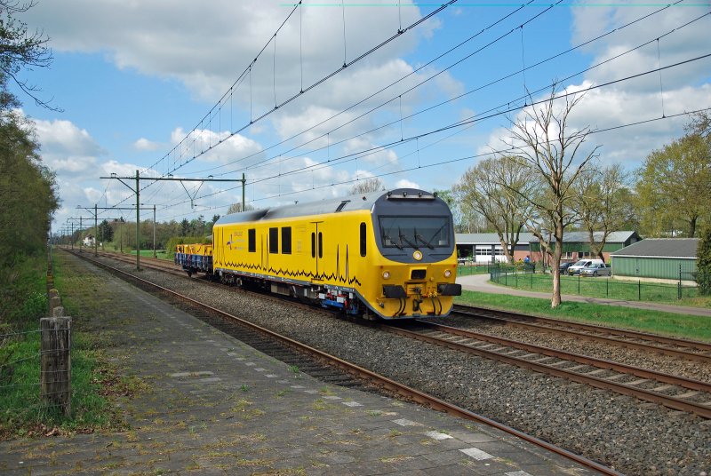 De UST-96 heeft lange tijd ook zijn diensten bewezen bij Eurailscout. Inmiddels is deze trein afgevoerd. (Rechten: Hans Scherpenhuizen)