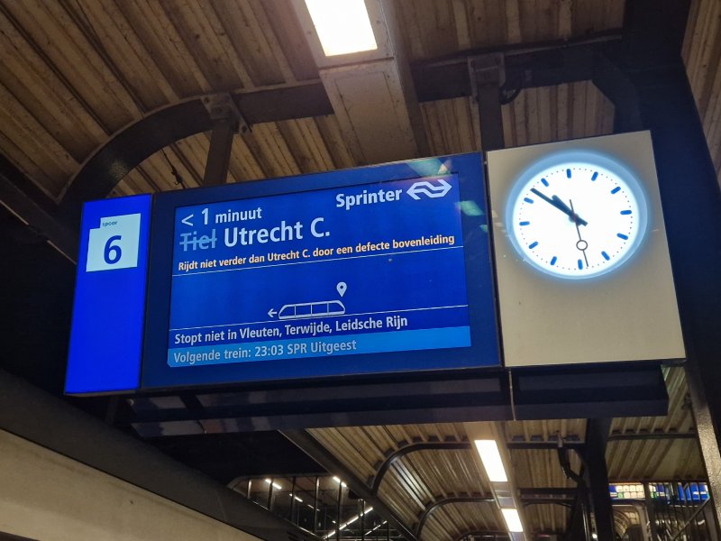 De dienstregeling is aangepast vanwege de beschadigde bovenleiding bij Utrecht. (Foto: Treinenweb/Clayweb)