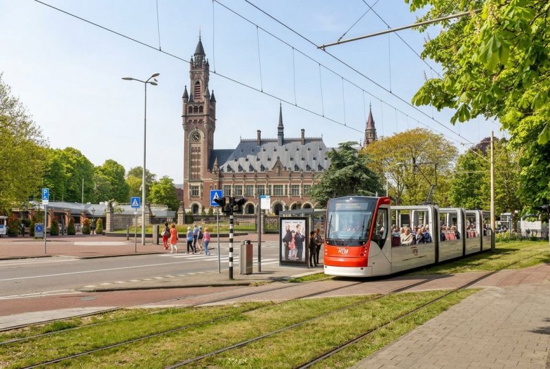 De Haagse stads- en streekvervoerder HTM zet speciale cabrio-trams in. (Rechten: HTM)