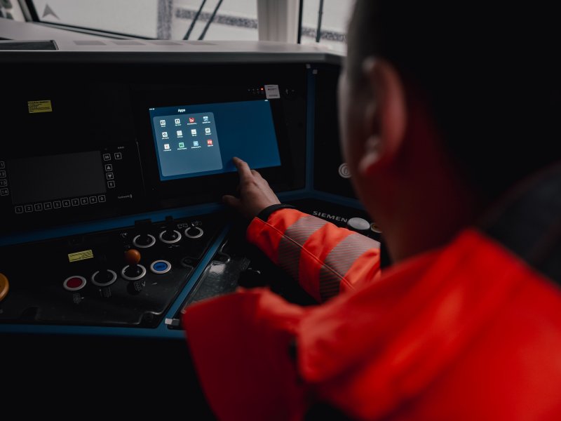 De werking van het nieuwe digitale scherm. (Foto: Siemens Mobility)