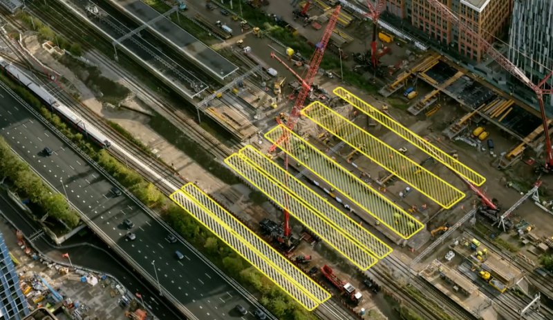 De locaties waar de dakdelen van de Brittenpassage geplaatst zijn. (Rechten: Zuidasdok)