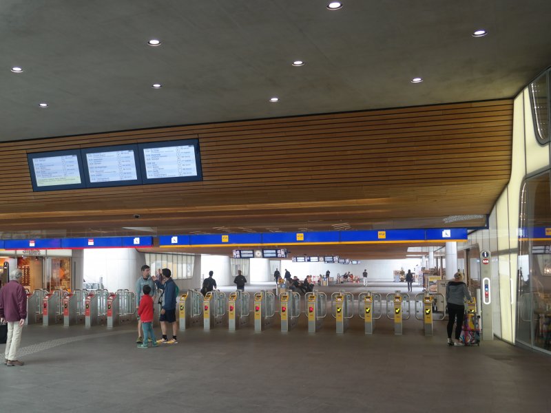 Reizigers met een VRR-ticket kunnen niet met hun kaartje de poortjes passeren. (Foto: Steven Lek (Creative Commons))
