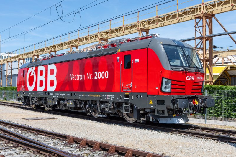 De 2000e geleverde Siemens Vectron is bestemd voor de �BB in Oostenrijk. (Foto: Siemens Mobility)