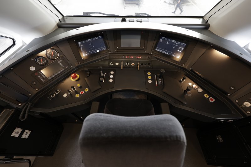 De werkplek voor de machinisten van de EURO DuFour. (Rechten: Stadler Rail / Pedro Becerra)